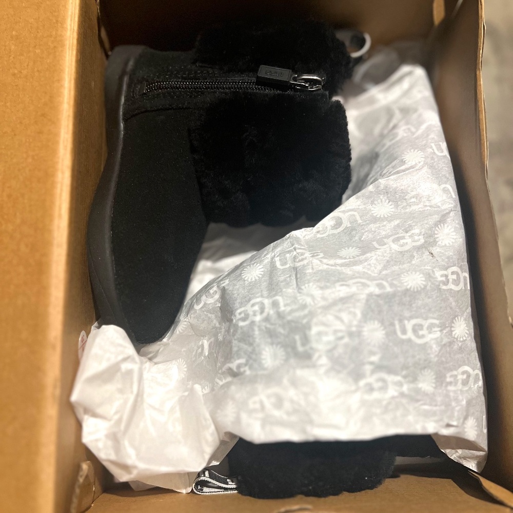 Black Mini Quilted Fluff UGG Boots Toddler Size: 8